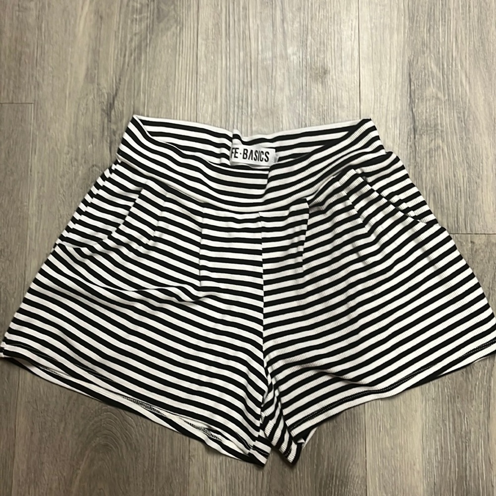 Fighting Eel Shorts Om brand new!!